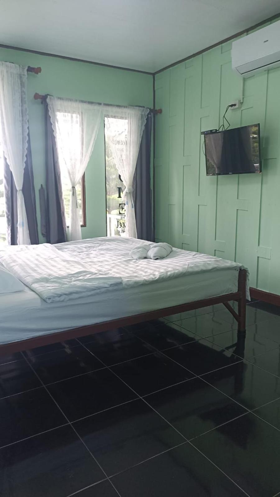 Boat And House Resort Khao Kho Ngoại thất bức ảnh